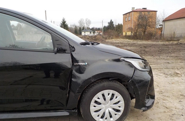 Toyota Yaris cena 30900 przebieg: 19611, rok produkcji 2021 z Mielec małe 407